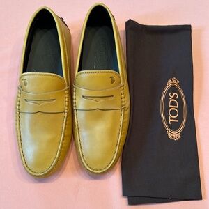 New Men’s TOD’S Leather Driver Shoes. Size 38.